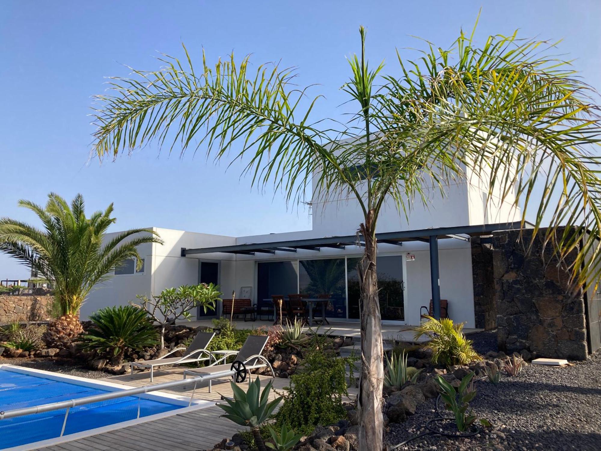Majanicho Rock - Villa With Heated Pool Lajares Kültér fotó