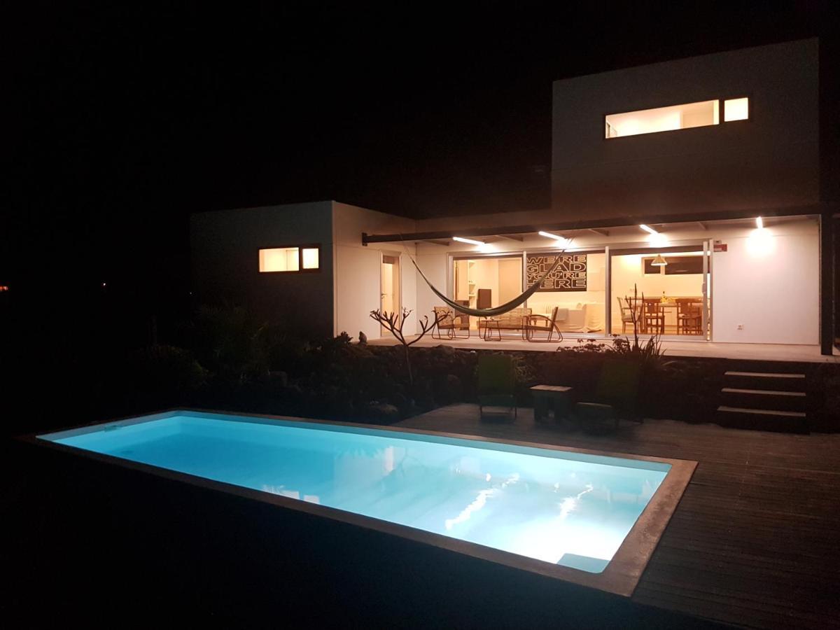 Majanicho Rock - Villa With Heated Pool Lajares Kültér fotó